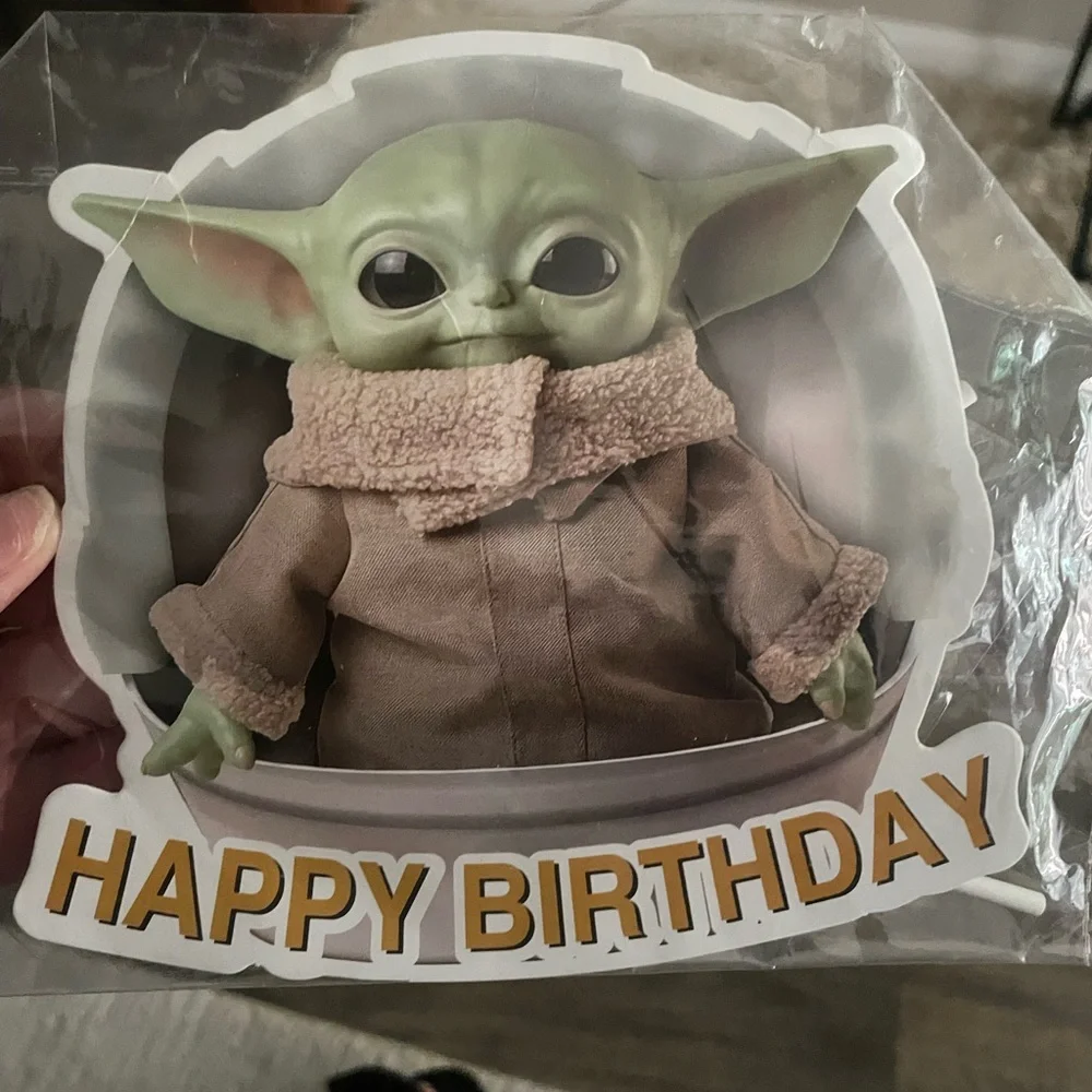 Happy Birthday Baby Yoda cake and cupcake toppers